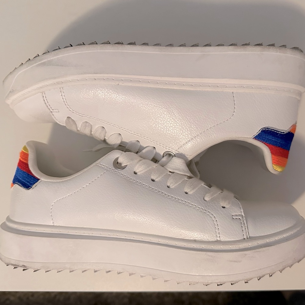 Steve Madden Leather Sneaker